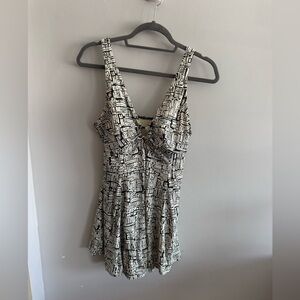 It Figures! One Piece Swimdress – Size 14 – Black & White Slender Thighs